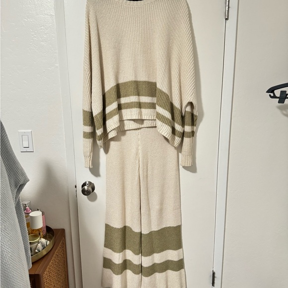 Zulu & Zephyr loungewear jumpsuit set - Picture 3 of 6